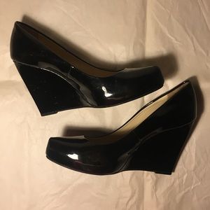 Halogen shoes: size 6 Patent leather, black wedge